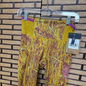 The North Face Trailwear‎ Gold 7/8 Length High Rise Leggings Size Small